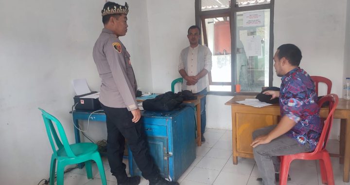 SAMBANG WARGA DESA MEKARSEWU OLEH ANGGOTA POLSEK CISEWU