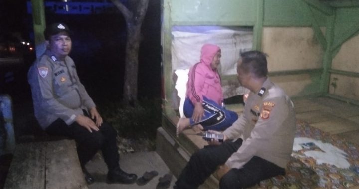 cegah kejahatan personil polsek leles polres Garut laksanakan patroli kryd di kp. lembang