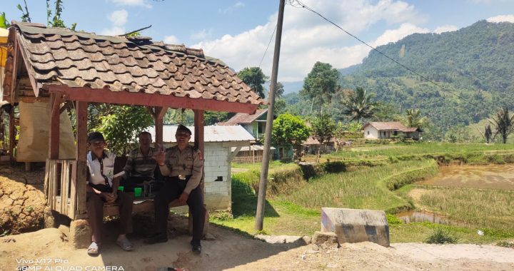 SAMBANG WARGA DESA PANGGALIH OLEH ANGGOTA POLSEK CISEWU