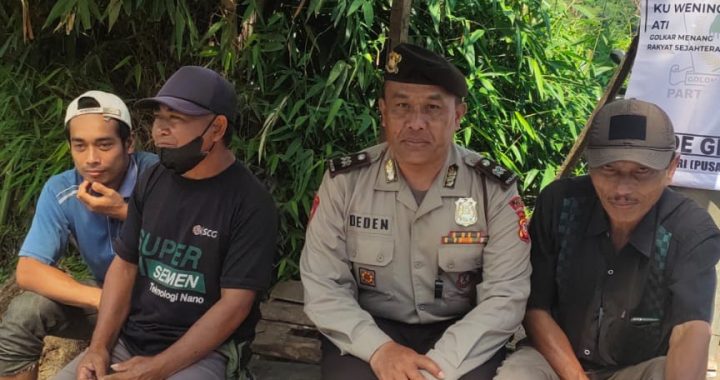 SAMBANG WARGA DESA KARANGSEWU OLEH ANGGOTA POLSEK CISEWU