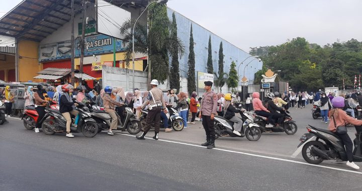 Gatur jam rawan pagi anggota polsek leles polres Garut di pt. changshin leles