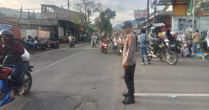 Gatur jam rawan pagi anggota piket polsek leles polres garut di pt. changshin Leles