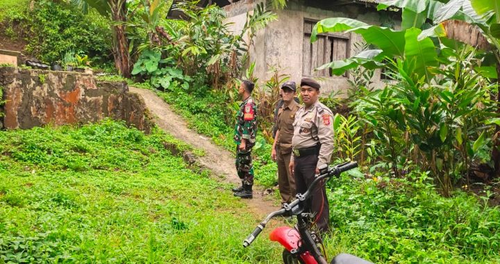 SAMBANG WARGA DESA NYALINDUNG OLEH ANGGOTA POLSEK CISEWU