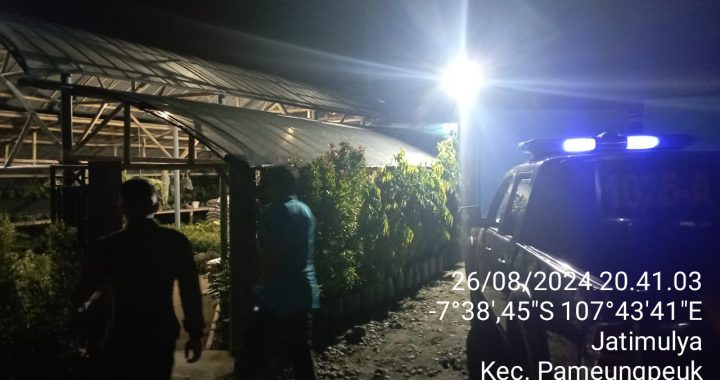 Jajaran Polsek Pameungpeuk Lakukan Patroli KRYD Jam Rawan Malam Dalam Menjaga Kesetabilan Kamtibmas