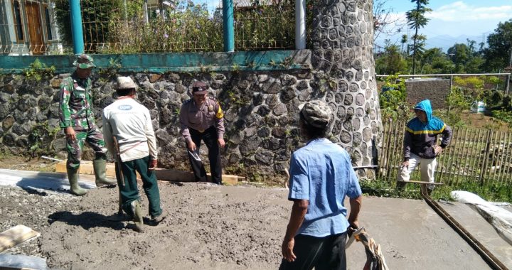 Personil Polsek Cilawu Melaksanakan Giat Bersama Warga