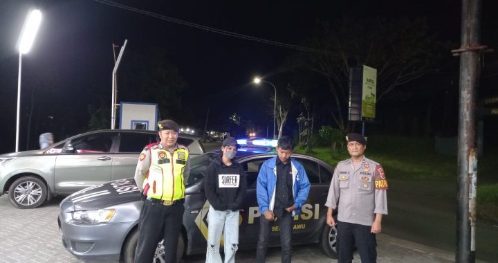 Personil Polsek Cilawu Lakukan Patroli Sambang Di Desa Sukamurni