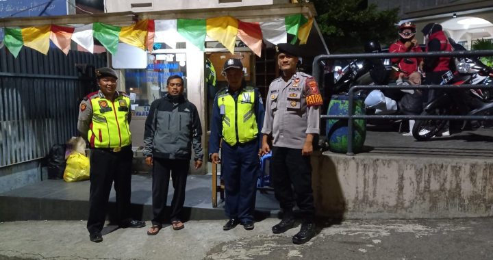 Personil Polsek Cilawu Lakukan Patroli Sambang Di Desa Dangiang