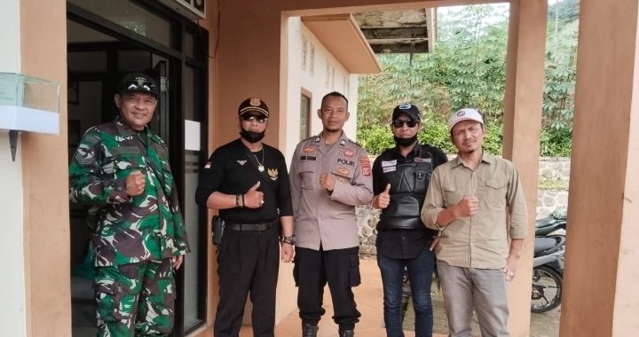 Personil Polsek Singajaya bersama Babinsa melaksanakan giat KRYD Siang