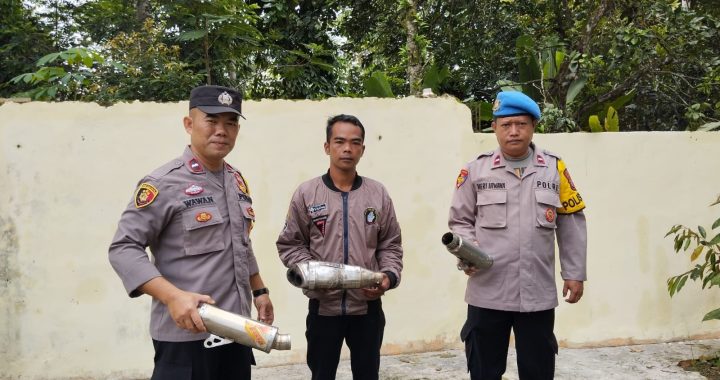 Personil Polsek Singajaya melaksanakan giat penertiban knalpot bising/brong