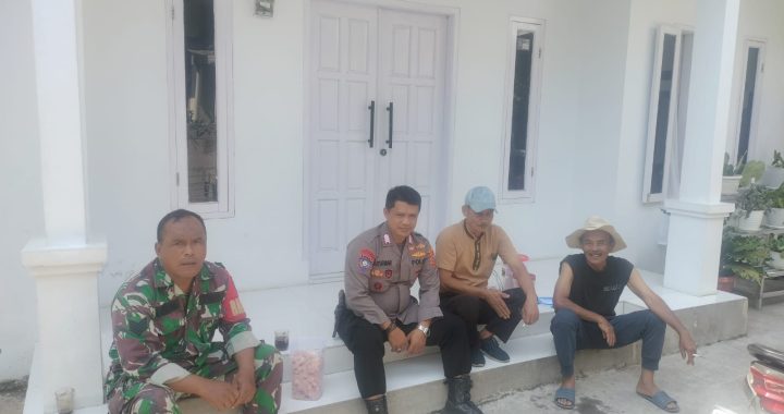 Bripka Sutarman Beserta Babinsa Ngariung Kamtibmas Bersama Warga Muarasanding