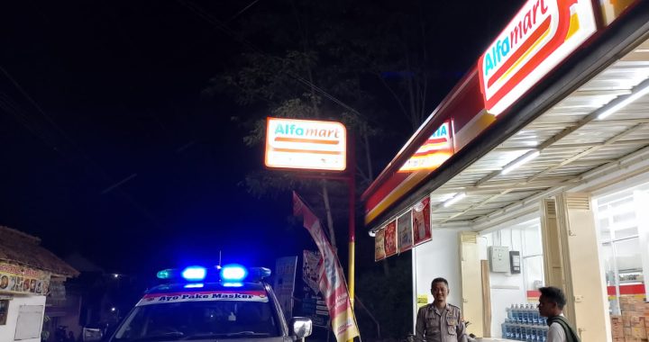 Personil Polsek Singajaya laksanakan giat patroli Garut Lautan Biru