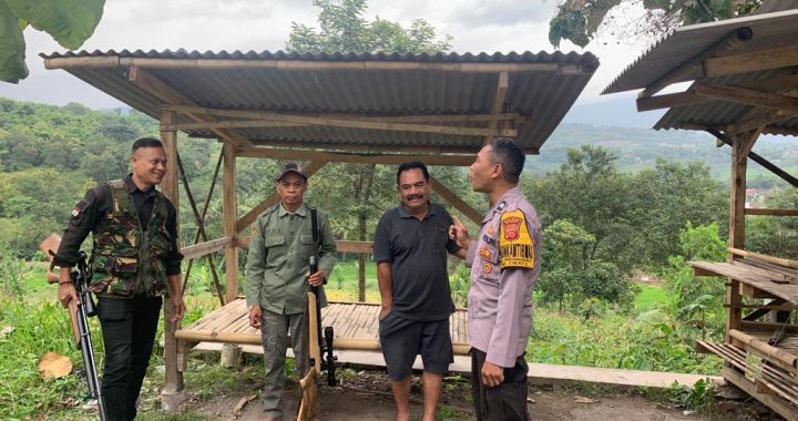 POLRES GARUT – NGARIUNG KAMTIBMAS POLSEK CIBATU DENGAN WARGA DESA SINDANGSUKA