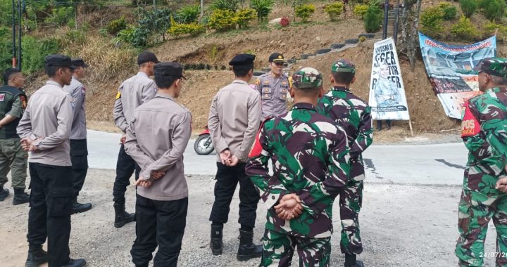 Polsek banjarwangi melaksanakan patroli siang