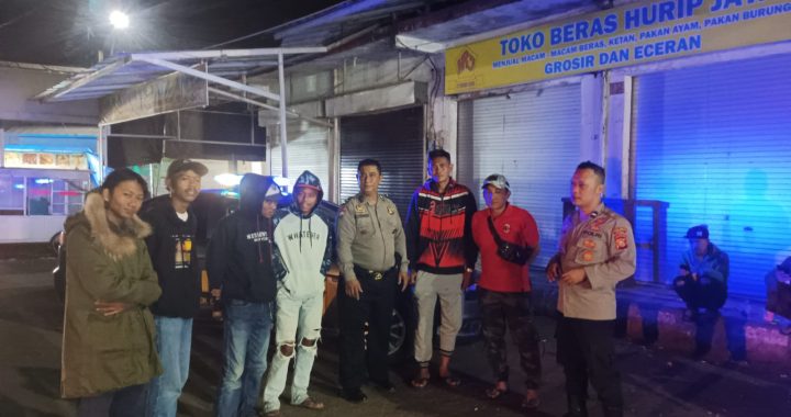 POLRES GARUT – ANTISIPASI BALAP LIAR, POLSEK CIBATU BERPATROLI DI TITIK RAWAN