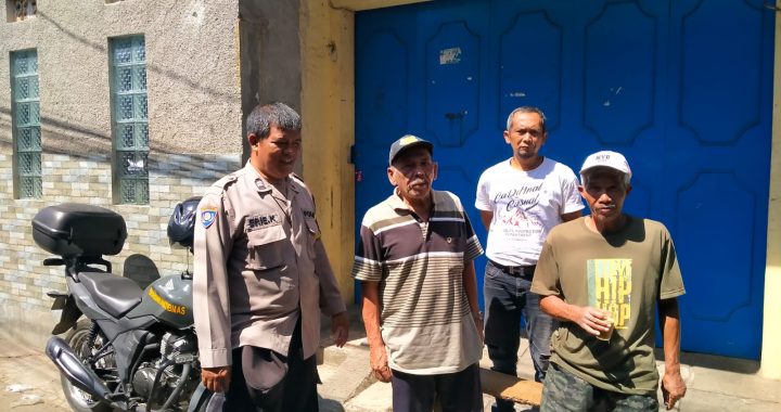 Bhabinkamtibmas Polsek Garut Kota Aiptu Erie Ngariung Kamtibmas Bersama Warga Paminggir