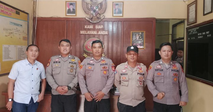 Petugas jaga melaksanakan giat sispam mako