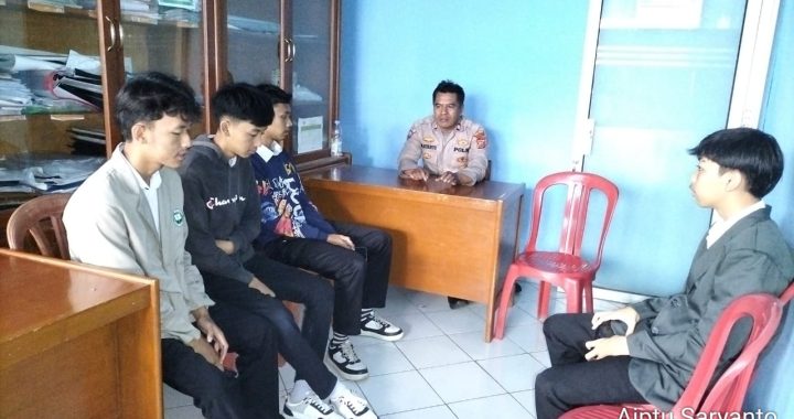 Sambang Kantor Desa Langensari, Bhabinkamtibmas Himbau Siswa PKL