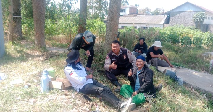 Anggota Polsek Cisurupan Melaksanakan Giat Sambang Warganya