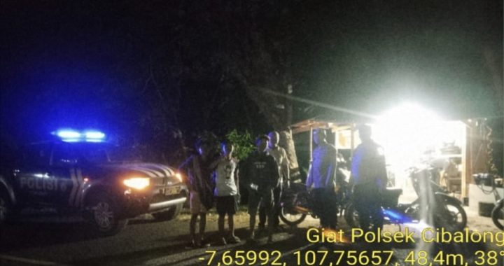 Patroli KRYD Malam Polsek Cibalong Cegah Kejahatan Malam Dalam Ops Mantap Praja