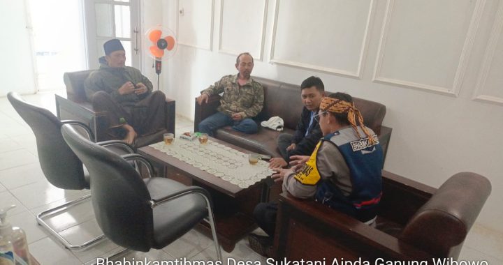 Bhabinkamtibmas Polsek Cisurupan Melaksanakan Giat Sambang Warganya