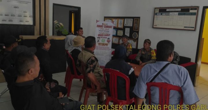 Kapolsek Talegong Dan Anggota Gelar Jumat Curhat Bersama Warga Di Pemdes Sukalaksana