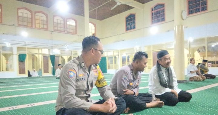 Aipda Asrob Bersilahturahmi Dengan Warga Di Masjid