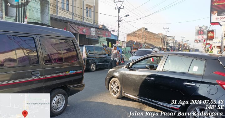 Anggota Lalu Lintas Polsek Kadungora Pelayanan Prima  Kepada Masyarakat.