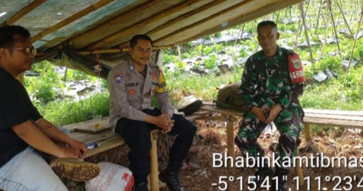 Bhabin polsek samarang patroli tatap muka di desa cisarua