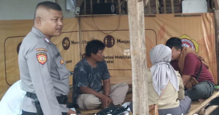 Panit samapta polsek samarang patroli sambang di desa sukalaksana