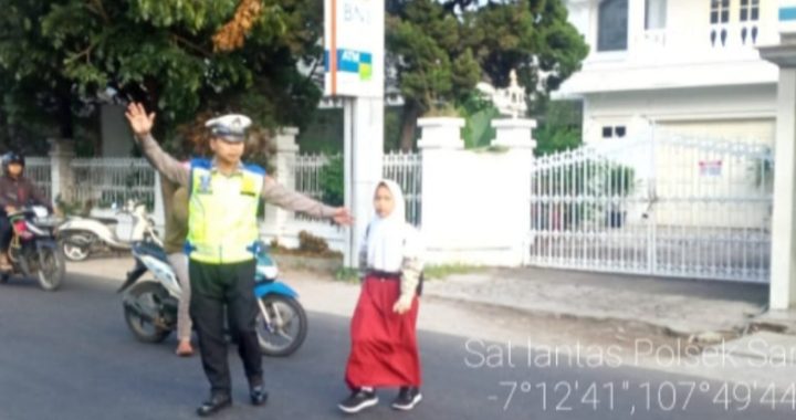 Anggota polsek samarang lakukan gatur lalin di sdn samarang 1&3