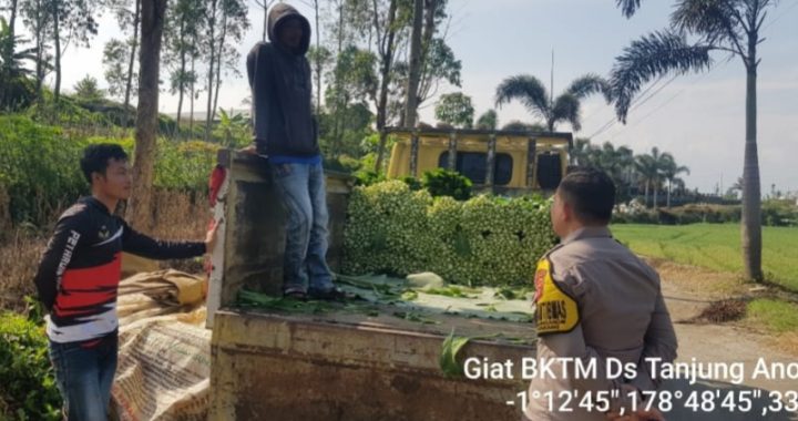 Bhabin polsek samarang berikan himbauan kamtibmas di desa tanjunganom