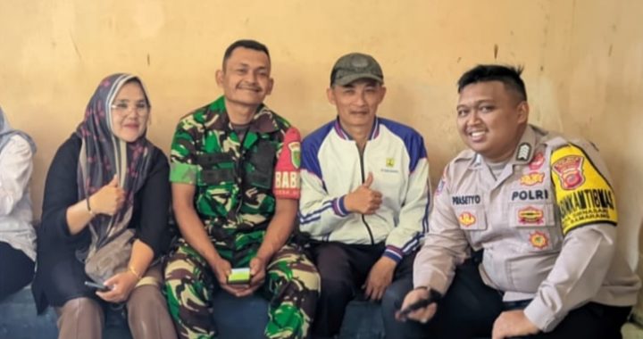 Sinergitas Tni – Polri lakukan sambang warga di desa cintaasih