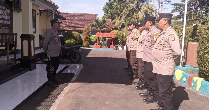 Kesiapsiagaan personil Kapolsek Caringin Polres Garut Pimpin Apel Pagi