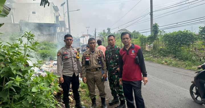 Giat Polsek Pasirwangi bersama warga melaksanakan jumsih