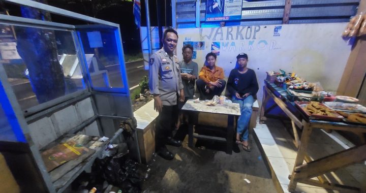 patroli dialogis personil polsek sukawening