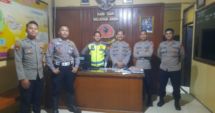 Anggota polsek limbangan laksanakan giat piket sispam mako