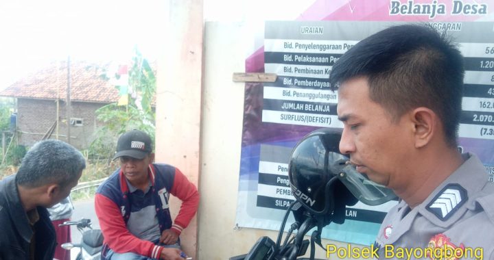 BHABINKAMTIBMAS POLSEK BAYONGBONG MENJALIN KOMUNIKASI DENGAN WARGA MELALUI DDS (DOOR TO DOOR SYSTEM)