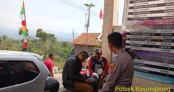 ANGGOTA POLSEK BAYONGBONG DAN POLSUBSEKTOR CIGEDUG  MELAKSANAKAN GIAT SOSIALISASI TPPO SUPAYA WARGA MASYARAKAT TIDAK TERJEBAK DENGAN TPPO.