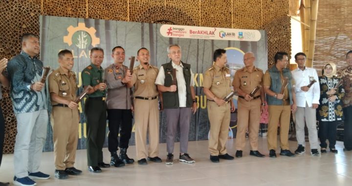 Kapolsek limbangan melaksanakan giat ngariung kamtibmas sekaligus menghadiri acara peresmian bersama PJ Bupati garut