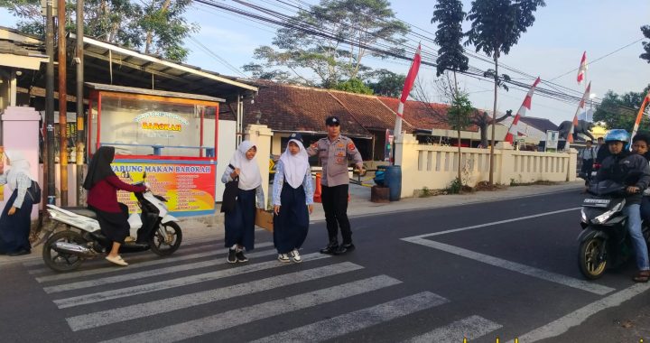 polsek banyuresmi anggota jam rawan pagi di smpn banyuresmi