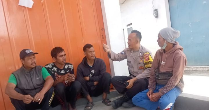 ANGGOTA POLSEK BAYONGBONG DAN POLSUBSEKTOR CIGEDUG  MELAKSANAKAN GIAT SOSIALISASI TPPO SUPAYA WARGA MASYARAKAT TIDAK TERJEBAK DENGAN TPPO.