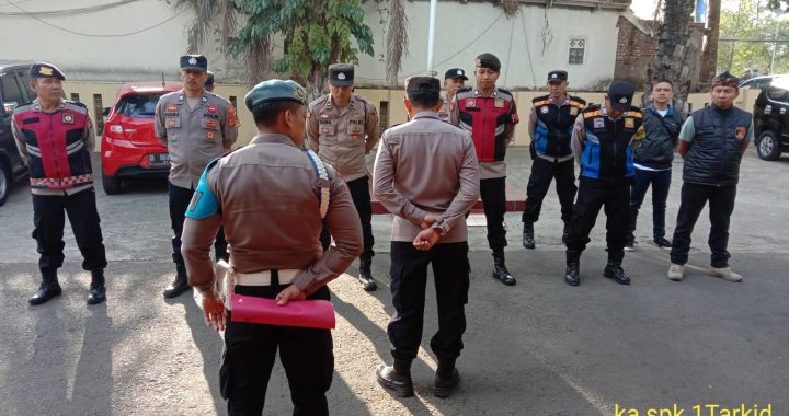 Personil Polsek Tarogong Kidul Melaksanakan Giat Apel Pagi untuk Tingkatkan Kesiapsiagaan dan Koordinasi