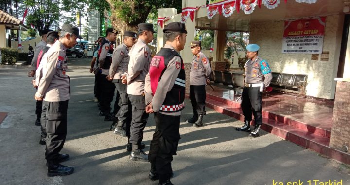 Personil Polsek Tarogong Kidul Melaksanakan Tugas Apel Pagi untuk Tingkatkan Kesiapsiagaan dan Koordinasi