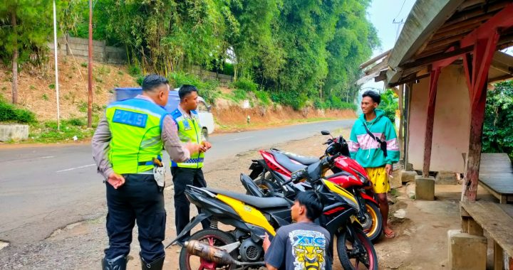 Bhabinkamtibmas ajak warga Jaga Keamanan Lingkungan