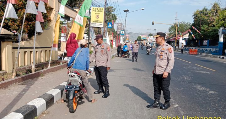 Anggota polsek limbangan melaksanakan penertiban knalpot brong