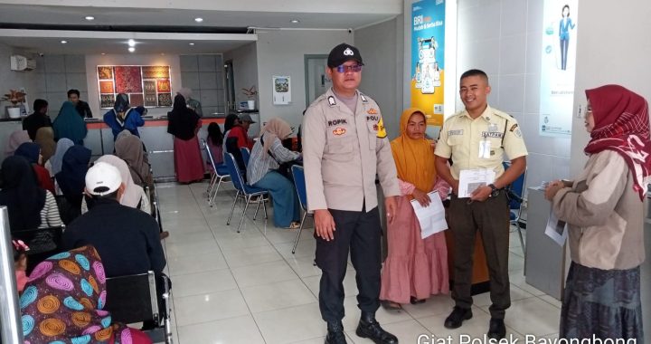 ANGGOTA POLSEK BAYONGBONG DAN POLSUBSEKTOR CIGEDUG  MENGHIMBAU KEPADA MASYARAKAT AGAR SELALU WASPADA TERHADAP AKSI KEJAHATAN DI WILAYAH NYA MASING-MASING