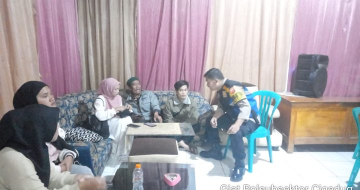 UPAYA MENCEGAH KEJAHATAN DALAM RANGKA MEMBERIKAN PESAN-PESAN KAMTIBMAS OLEH ANGGOTA POLSEK BAYONGBONG DAN POLSUBSEKTOR CIGEDUG  LEWAT SAMBANG RW