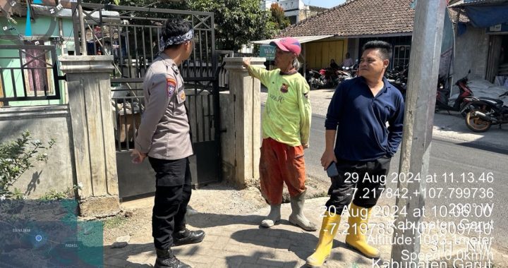 Bhabin polsek pasirwangi monitoring pembangunan masjid jami padasuka