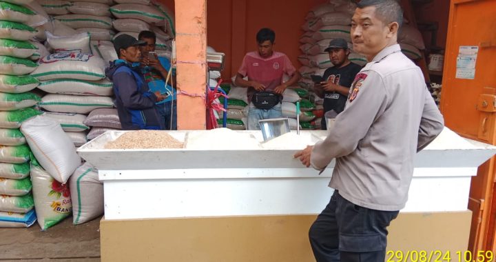 Anggota Polsek Cikajang Laksanakan Patroli Siang Hari