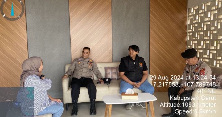 Giat siltaruahmi polsek pasirangi kepada pengurus objek wisata puncak darajat